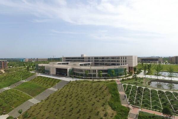 四川工商学院2.jpg